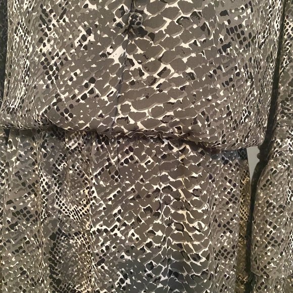 Parker NY Gray Snakeskin/Animal Print Double Bell Sleeve Blouson Dress Sz Medium - Picture 6 of 10